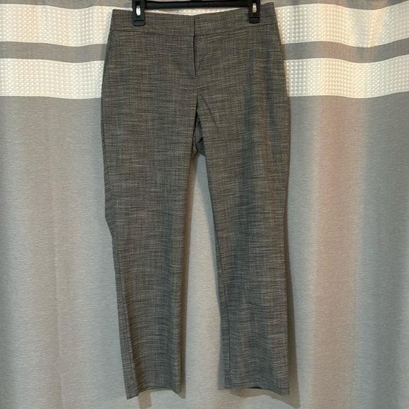 Ann Taylor Gray Dress Pant Like-New Condition Size 4 Curvy - Picture 1 of 5